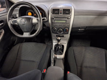 Afbeelding in Gallery-weergave laden, Toyota Corolla 1.6 Essence Manuelle 07 / 2011