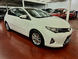 Toyota Auris 1.6 Essence Manuelle 01 / 2014