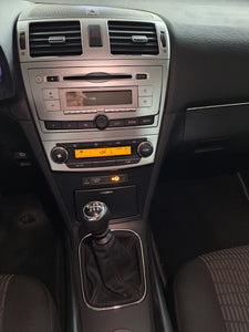 Toyota Avensis 2.0 Diesel Manuelle 06 / 2014 + Un jeu de 4 Pneus avec Jantes