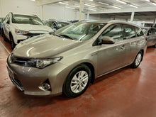 Load image into Gallery viewer, Toyota Auris 1.8 Hybride Automatique 10 / 2013