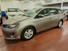 Load image into Gallery viewer, Toyota Auris 1.8 Hybride Automatique 10 / 2013