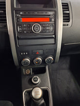 Afbeelding in Gallery-weergave laden, Nissan X-TRAIL 2.0 Diesel 4x4 Manuelle 03 / 2012