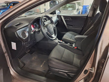 Charger l&#39;image dans la galerie, Toyota Auris 1.8 Hybride Automatique 01 / 2014