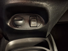Afbeelding in Gallery-weergave laden, Toyota Yaris 1.5 Hybride Automatique 01 / 2018