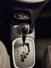 Charger l&#39;image dans la galerie, Toyota Yaris 1.5 Hybride Automatique 01 / 2018