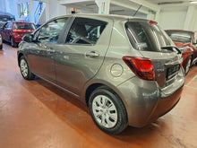 Load image into Gallery viewer, Toyota Yaris 1.3 Essence Manuelle 05 / 2016