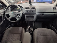 Load image into Gallery viewer, Skoda Fabia 1.2 Essence Manuelle 02 / 2011