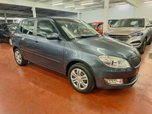 Load image into Gallery viewer, Skoda Fabia 1.2 Essence Manuelle 02 / 2011