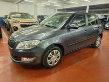 Load image into Gallery viewer, Skoda Fabia 1.2 Essence Manuelle 02 / 2011