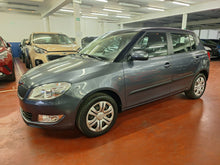 Load image into Gallery viewer, Skoda Fabia 1.2 Essence Manuelle 02 / 2011