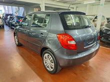 Load image into Gallery viewer, Skoda Fabia 1.2 Essence Manuelle 02 / 2011