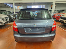 Load image into Gallery viewer, Skoda Fabia 1.2 Essence Manuelle 02 / 2011