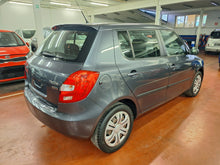 Load image into Gallery viewer, Skoda Fabia 1.2 Essence Manuelle 02 / 2011