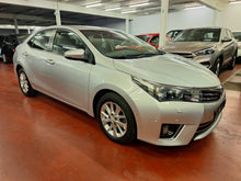 Afbeelding in Gallery-weergave laden, Toyota Corolla 1.6 Essence Automatique 04 / 2014