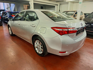 Toyota Corolla 1.6 Essence Automatique 04 / 2014