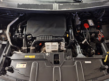 Charger l&#39;image dans la galerie, Peugeot 3008 1.2 Essence GT Line Manuelle 07 / 2017