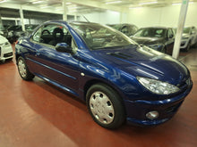 Load image into Gallery viewer, Peugeot 206 CC 1.6 Essence Manuelle 10 / 2004