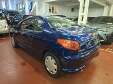 Load image into Gallery viewer, Peugeot 206 CC 1.6 Essence Manuelle 10 / 2004