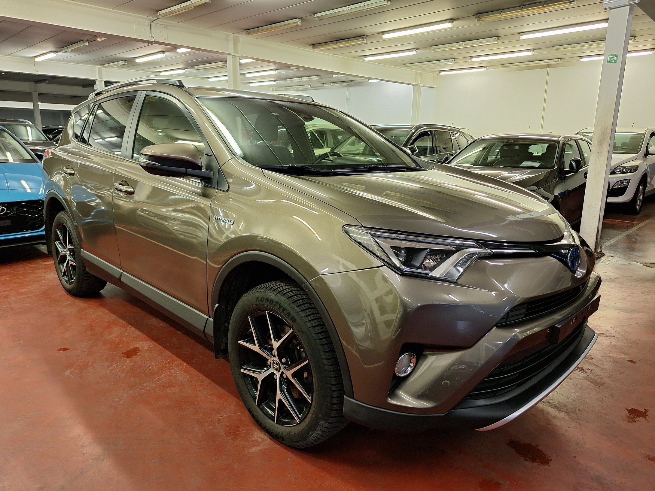 Toyota Rav4 2.5 Hybride Automatique 09 / 2016