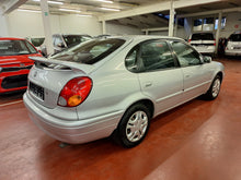 Afbeelding in Gallery-weergave laden, Toyota Corolla 1.4 Essence Manuelle 08 / 2001