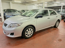 Load image into Gallery viewer, Toyota Corolla 1.4 Essence Manuelle 08 / 2008