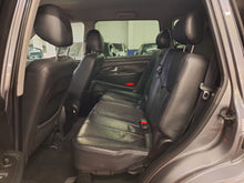 Load image into Gallery viewer, SsangYong Rexton 2.0 Diesel 4x4 7 Places Manuelle 09 / 2014