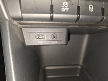 Load image into Gallery viewer, Seat Toledo 1.2 Essence Manuelle 05 / 2015