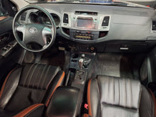 Load image into Gallery viewer, Toyota Hilux 3.0 Diesel Automatique 01 / 2015