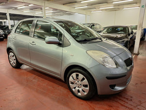 Toyota Yaris 1.3 Essence Manuelle 05 / 2006