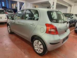 Toyota Yaris 1.3 Essence Manuelle 05 / 2006