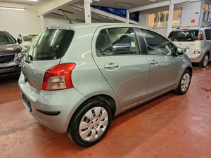 Toyota Yaris 1.3 Essence Manuelle 05 / 2006