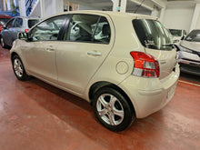 Load image into Gallery viewer, Toyota Yaris 1.3 Essence Automatique 03 / 2011