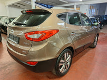 Afbeelding in Gallery-weergave laden, Hyundai IX 35 2.0 Essence 4x4 Automatique 01 / 2015