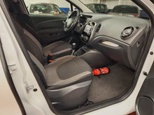 Load image into Gallery viewer, Renault Captur 0.9 Essence Manuelle 05 / 2019