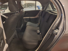 Load image into Gallery viewer, Toyota Yaris 1.3 Essence Manuelle 02 / 2011