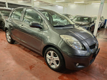 Load image into Gallery viewer, Toyota Yaris 1.3 Essence Manuelle 02 / 2011