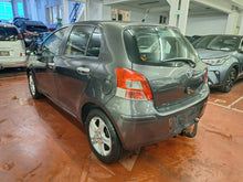 Load image into Gallery viewer, Toyota Yaris 1.3 Essence Manuelle 02 / 2011