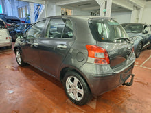 Load image into Gallery viewer, Toyota Yaris 1.3 Essence Manuelle 02 / 2011