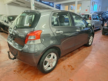 Load image into Gallery viewer, Toyota Yaris 1.3 Essence Manuelle 02 / 2011
