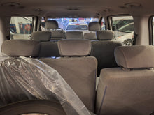 Load image into Gallery viewer, Hyundai H1 2.5 Diesel 8 Places Manuelle 08 / 2010 + Un 2eme jeu de Pneus hiver avec Jantes en Alu