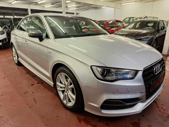Audi A3 2.0 Diesel S line 2.0 Diesel Manuelle 04 / 2014