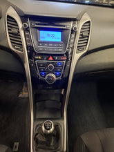 Charger l&#39;image dans la galerie, Hyundai I30 1.6 Diesel Manuelle 04 / 2015