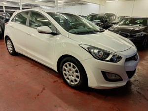 Hyundai I30 1.6 Diesel Manuelle 04 / 2015