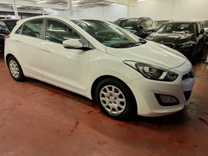 Hyundai I30 1.6 Diesel Manuelle 04 / 2015