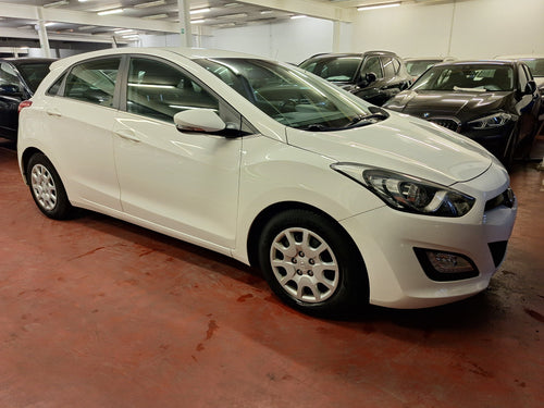 Hyundai I30 1.6 Diesel Manuelle 04 / 2015