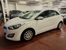 Charger l&#39;image dans la galerie, Hyundai I30 1.6 Diesel Manuelle 04 / 2015