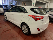Charger l&#39;image dans la galerie, Hyundai I30 1.6 Diesel Manuelle 04 / 2015