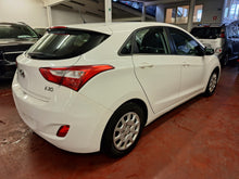 Charger l&#39;image dans la galerie, Hyundai I30 1.6 Diesel Manuelle 04 / 2015