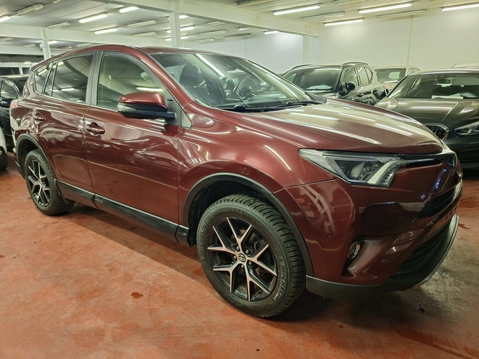 Toyota Rav 4 2.0 Essence Automatique 10 / 2016