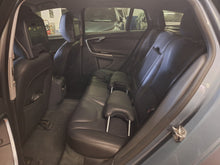 Load image into Gallery viewer, Volvo V60 2.0 Diesel Manuelle 03 / 2017